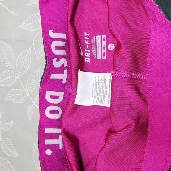 Nike Dry Fit Shorts - Picture 4 of 7